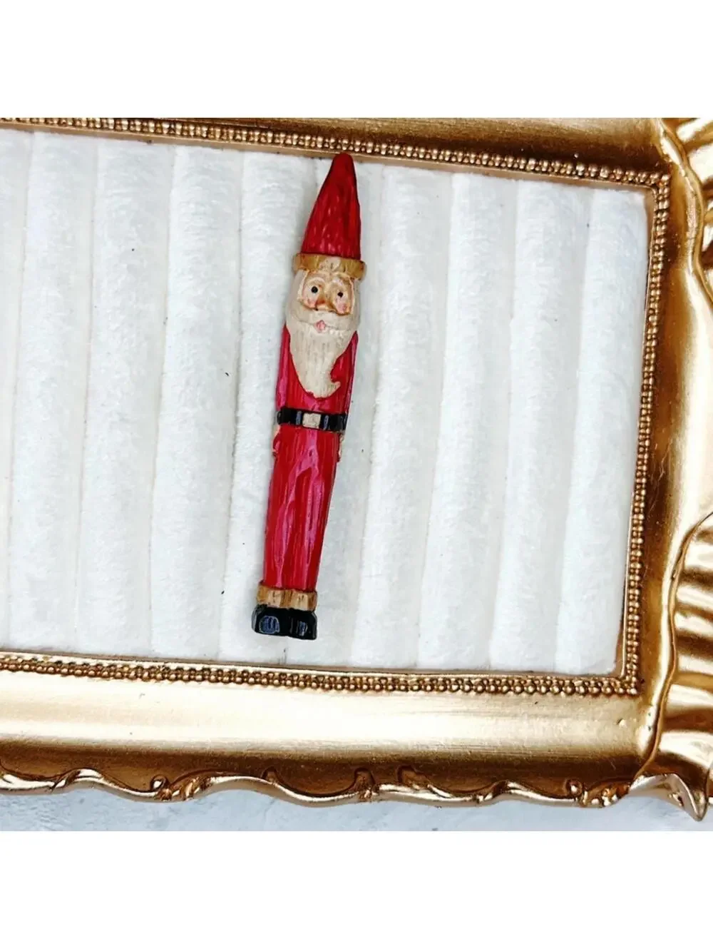 552u. Santa Wooden Christmas Brooch
